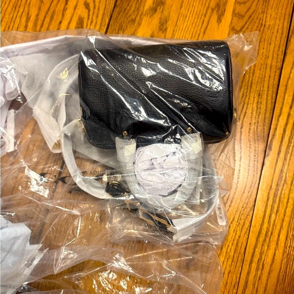 NIB ⭐️Coach Mini Rowan Crossbody Top Handle Black Satchel Leopard Shoulder Strap - Picture 3 of 8